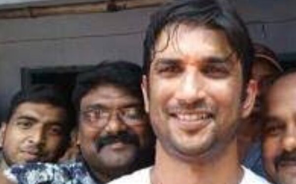 मनसा मंदिर में पूजा-अर्चना को ले उमड़ी श्रद्धालुओं की भीड़,दिवंगत सिने स्टार सुशांत सिंह राजपूत ने भी इस मंदिर में कराया था मुंडन