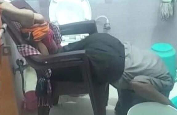 चर्चित गायक ब्रज किशोर दुबे की हुई हत्या या उन्होंने की आत्महत्या!पड़ताल में जुटी पुलिस