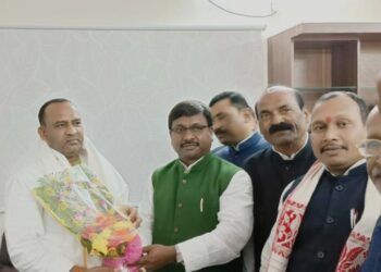 कृषि मंत्री को महागठबंधन के नेताओं ने किसानों की समस्याओं से कराया अवगत,मंत्री ने समस्याओं के समाधान का दिलाया भरोसा