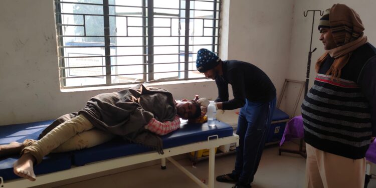 जमीन विवाद को ले भाई-भाई के बीच हुए विवाद ने पकड़ा तूल,जमकर हुई मारपीट में दो महिला सहित सात जख्मी