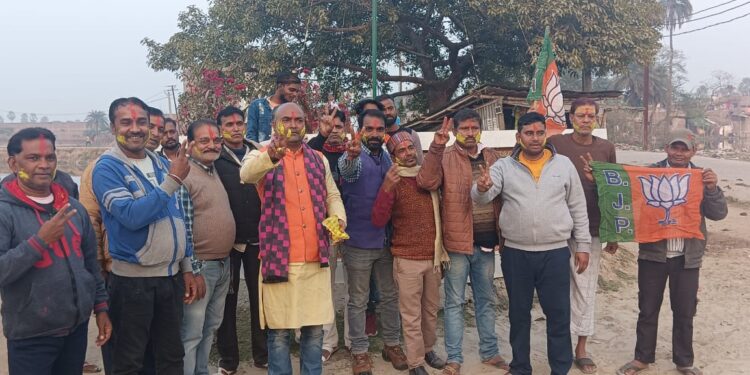 कुढ़नी उपचुनाव के नतीजे से आह्लादित भाजपा कार्यकर्ताओं ने महागठबंधन की उलटी गिनती शुरु होने की कही बात,तो नीतीश कुमार ने कहा-कुढ़नी ने महागठबंधन नेताओं को खूब कुढ़ाया