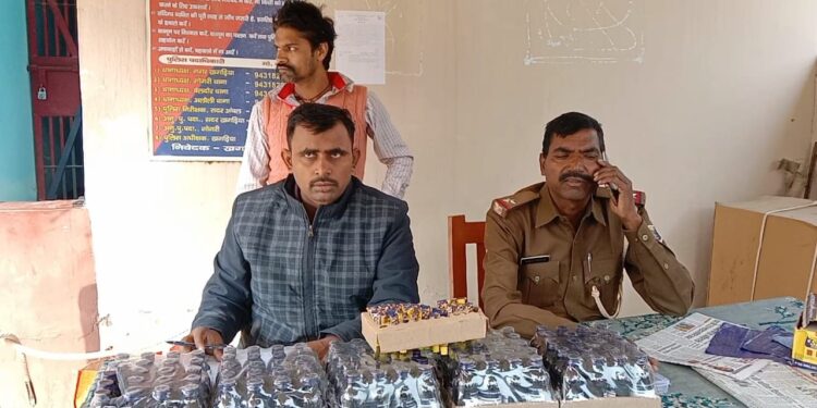 पान दुकान की आड़ में करता था शराब के साथ-साथ प्रतिबंधित कफ सिरप और सुलेशन का कारोबार, भारी मात्रा में नशीली कफ सिरप और सुलेशन के साथ शंकर धराया