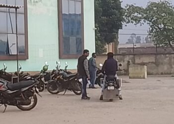 प्रखंड प्रमुख के शिक्षक पुत्र पर खूब बरस रही विभागीय मेहरबानी,स्कूल में पठन पाठन से अधिक राजनीति में दिलचस्पी रखने वाले प्रखंड प्रमुख पुत्र का किस्सा हो रहा सरेआम