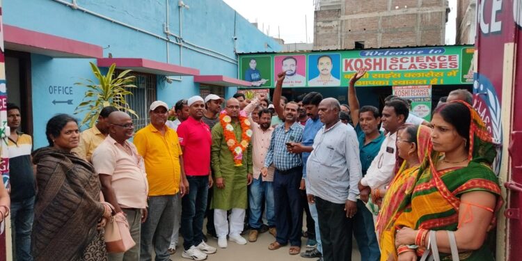 बहुचर्चित शिक्षक नेता मनीष सिंह को कोर्ट से मिला बेल, दुर्गा पूजा के बाद प्रतिमा विसर्जन के सवाल पर गए थे जेल, रिहाई से समर्थकों की खिली बांछें,जश्न का माहौल