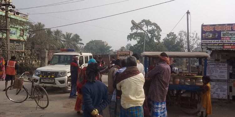 हाय रे बेलदौर थाना की पुलिस!महज सुअर चोरी को ले खूब हुई मारपीट, जान मारने पर भी लोग थे उतारु, तमाशबीन बनी रही पुलिस