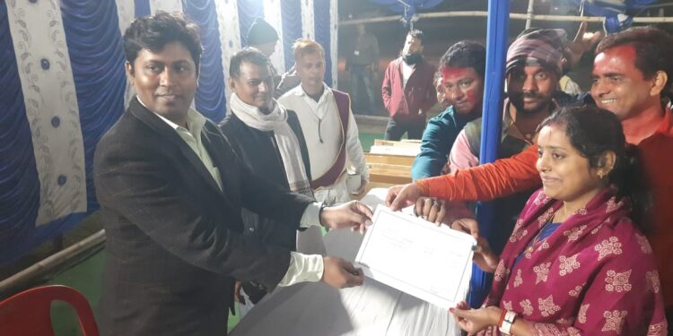 नगर परिषद के सभापति पद पर अर्चना कुमारी  की बड़ी जीत,उप मुख्य पार्षद बनी शबनम,अर्चना कुमारी की जीत में नायक की भूमिका निभाने वाले शिक्षक नेता मनीष सिंह ने कहा-भ्रष्टाचार मुक्त होगा खगड़िया नगर परिषद,नहीं होगा कोई गलत काम