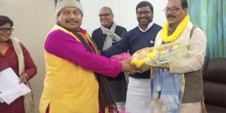 राज्य खाद्य आयोग के अध्यक्ष का जदयू के जिला अध्यक्ष के नेतृत्व में कार्यकर्ताओं ने किया भव्य स्वागत,विद्यानंद विकल ने कहा-पीडीएस द्वारा अगस्त से अरवा चावल की जगह दिया जाएगा उसना चावल, नीतीश कुमार को 2024 में पीएम बनाने को ले अभी से जुट जांए जदयू के तमाम साथी