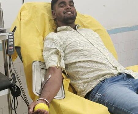 टीम मनोहर सह कोशी कॉलेज छात्र राजद जिलाध्यक्ष की सर्वत्र हो रही प्रशंसा,जितेन्द्र ने रक्तदान कर महिला और बच्चे की बचायी जान