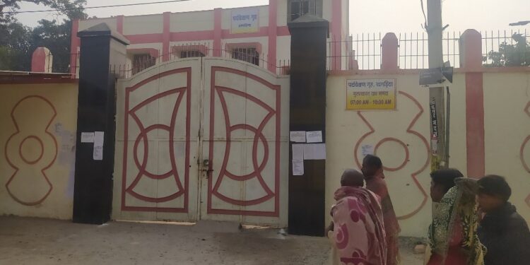 प्रेमिका द्वारा ठुकराया गया मोहित सिसकते-सिसकते खुद को कर दिया मौत के हवाले,बाल गृह सुधार में एसिड पीकर मौत को गले लगाने वाले किशोर के सोसाइड नोट की खासे है चर्चा