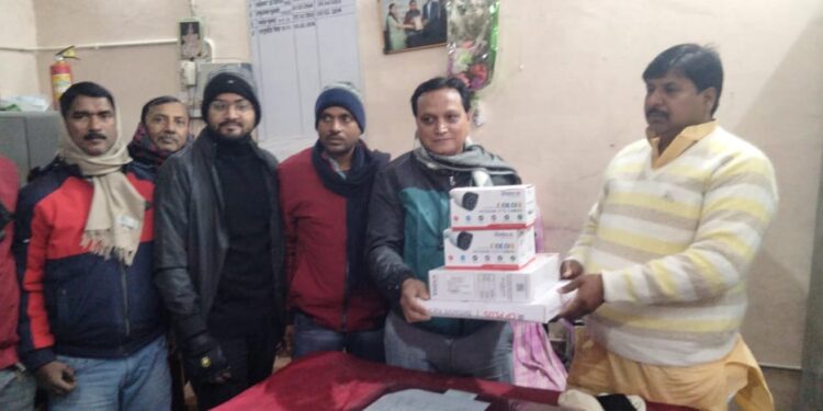 विभिन्न सुविधाओं से सुसज्जित बापू मध्य विद्यालय के तमाम गतिविधियों की त्रिनेत्र से होगी निगरानी,पूर्व नगर सभापति मनोहर यादव ने सीसीटीवी के लिए उपलब्ध कराया डीभीआर,मॉनिटर सहित अन्य सामग्री