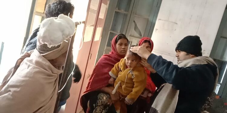 खेलते-खेलते छत से नीचे गिरा महज दो वर्षीय मासूम,बाल-बाल बची जान