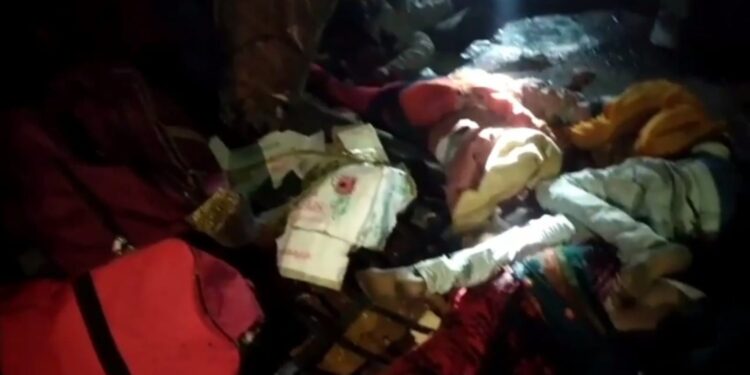 कटिहार में घटित भीषण सड़क हादसे के शिकार हुए 7 लोगों में खगड़िया जिला अंतर्गत नयागांव के एक ही परिवार के 5लोग शामिल, सात लोगों की दर्दनाक मौत से परिजनों का रो-रोकर बुरा हाल