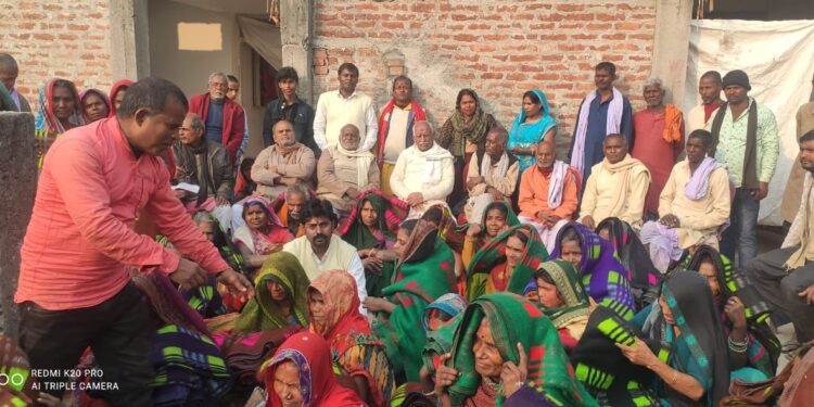 नपं की चेयरमैन प्रत्याशी रहीं सरिता देवी ने मकर संक्रांति मौके पर दिव्यांगजनों सहित अन्य जरुरतमंदों के बीच किया कंबल वितरित,कहा-मानव सेवा से बढ़कर कोई धर्म नहीं