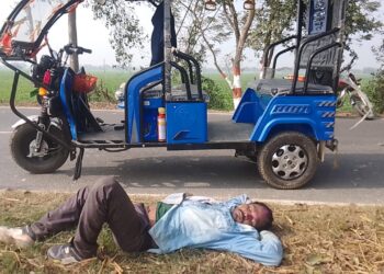 …और जब सीएम के खगड़िया आगमन के पूर्व एक नशेड़ी ई-रिक्शा चालक ने खूब उड़ायी शराबबंदी कानून की धज्जियां