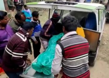 एक ही रात अलग-अलग जगहों पर तीन लोगों की हत्या से दहल उठा अररिया, कहीं प्रेमी की हत्या कर शव को पेड़ से लटकाया,तो कहीं हत्या के बाद शव को जलाया,मामले की पड़ताल में जुटी पुलिस