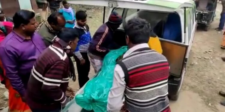 एक ही रात अलग-अलग जगहों पर तीन लोगों की हत्या से दहल उठा अररिया, कहीं प्रेमी की हत्या कर शव को पेड़ से लटकाया,तो कहीं हत्या के बाद शव को जलाया,मामले की पड़ताल में जुटी पुलिस