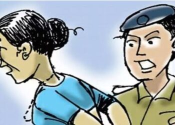 पुलिस ने 20लीटर देसी शराब के साथ महिला को दबोचा, लगभग दो वर्षों से कर रही थी शराब का कारोबार
