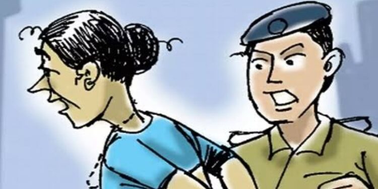 पुलिस ने 20लीटर देसी शराब के साथ महिला को दबोचा, लगभग दो वर्षों से कर रही थी शराब का कारोबार