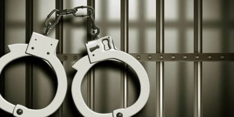 कुख्यात अपराधी बालकृष्ण यादव गिरफ्तार, काशनगर थाना क्षेत्र से धराया