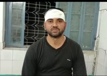 अश्लील गाना बजाने से डीजे वालों ने किया इंकार, तो शराब के नशे में बौराए असामाजिक तत्वों ने मारपीट कर किया जख्मी, पड़ताल में जुटी पुलिस