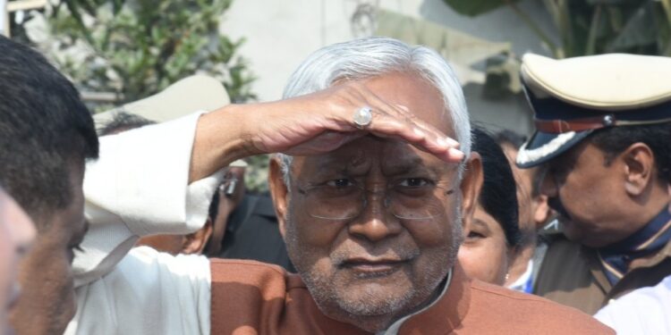 अत्यधिक बिजली बिल की शिकायत पर गंभीर हुए सीएम नीतीश ने अधिकारियों को किया तलब,आईएएस अधिकारी केके पाठक के वायरल वीडियो मामले में झाड़ा अपना पल्ला,कहा-मामले को देख रहे हैं अधिकारी