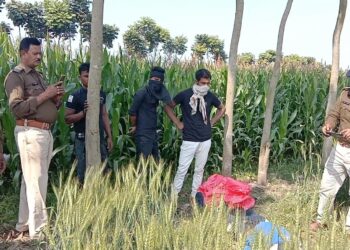 परबत्ता के बड़ी लगार में युवक की हत्या कर शव को खेत में फेंका,मृतक की नहीं हो सकी है पहचान,क्षेत्र में चर्चाओं का बाजार गर्म, पड़ताल में जुटी पुलिस