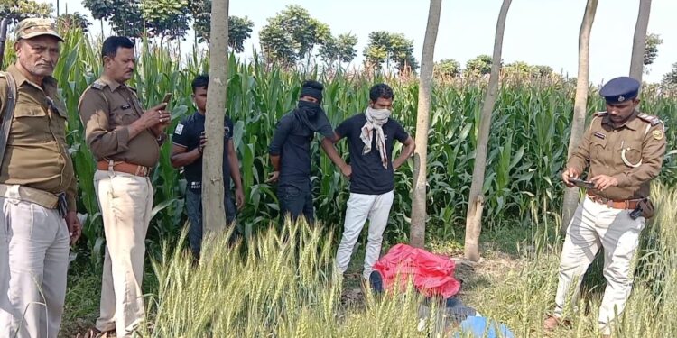 परबत्ता के बड़ी लगार में युवक की हत्या कर शव को खेत में फेंका,मृतक की नहीं हो सकी है पहचान,क्षेत्र में चर्चाओं का बाजार गर्म, पड़ताल में जुटी पुलिस
