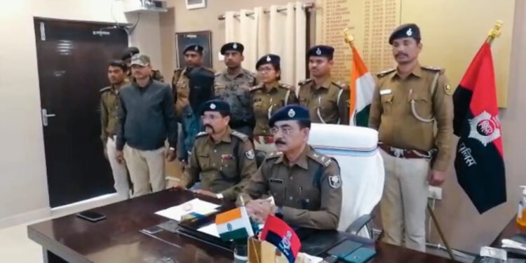 पुलिस पर हमला करने का आरोपी शराब माफिया भोगेंद्र राय भागलपुर से गिरफ्तार,पश्चिम बंगाल में रहकर शराब की खेप को बिहार के अन्य जिलों में तस्करी करने का करता है काम