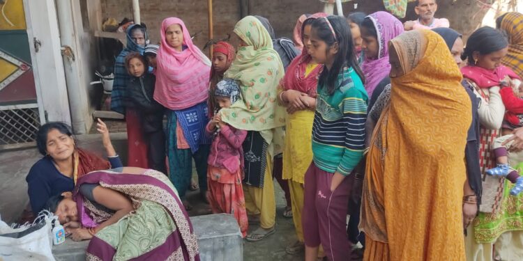 लॉज में फांसी के फंदे से संदिग्ध अवस्था में लटका मिला युवक का शव, परिजनों ने जताई हत्या की आशंका,पड़ताल में जुटी पुलिस