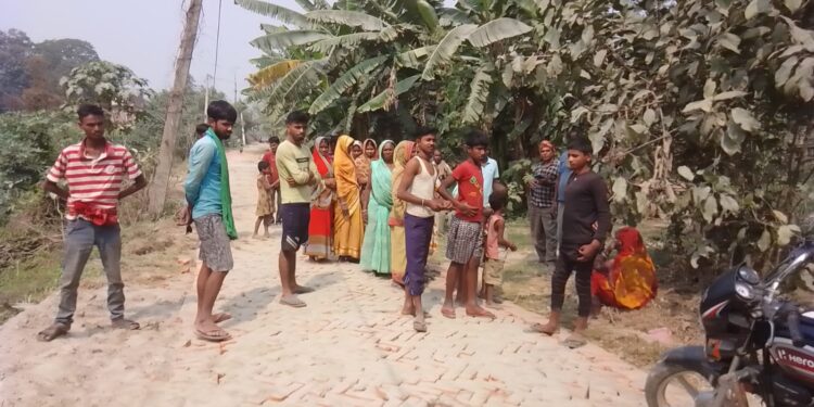 दबंगों ने वृद्ध महिला पर बरपाया कहर,बेगूसराय के एक निजी नर्सिंग होम में जिंदगी की जंग लड़ रही गंभीर रुप से जख्मी महिला