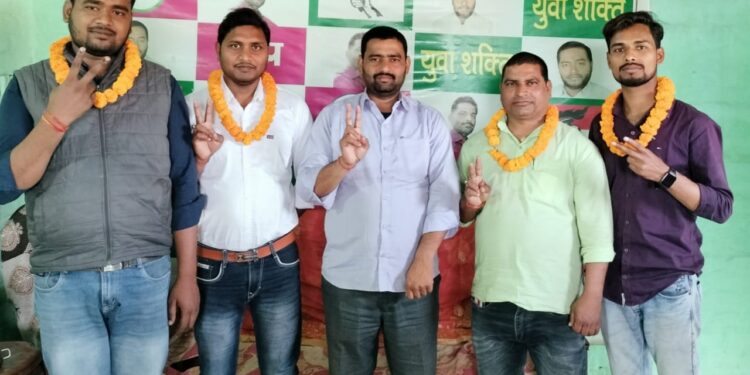 नगर पंचायत मानसी में जाप व युवा शक्ति का संगठन विस्तार,जाति-धर्म की राजनीति को रोकने के लिए छात्र व नौजवानों को आना होगा आगे:अभय कुमार गुड्डू