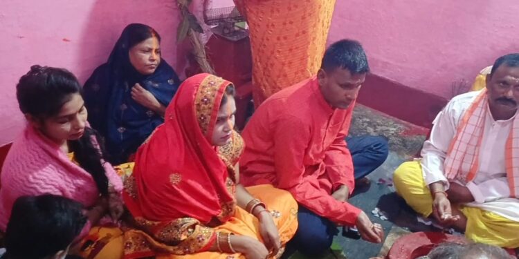 …और जब क्षेत्र में अमन-चैन और पुलिस-पब्लिक के बीच तारतम्य स्थापित रखने को ले थानेदार ने की शिव की अराधना