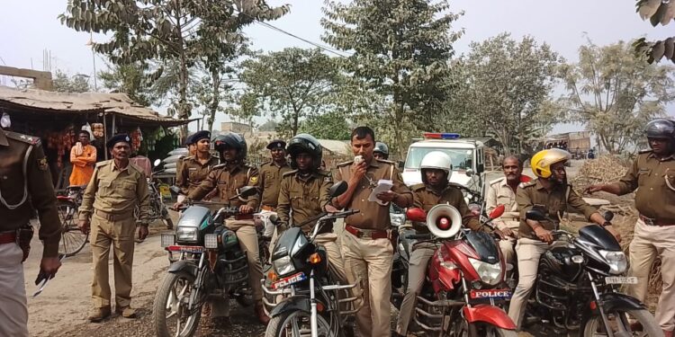 …और जब जनता का विश्वास ढ़ूंढ़ने को ले पुलिस ने निकाली जनसहभागिता मोटरसाइकिल रैली,लोगों ने की सराहना,थानेदार ने पुलिस-पब्लिक के बीच तारतम्य स्थापित रखने पर दिया बल