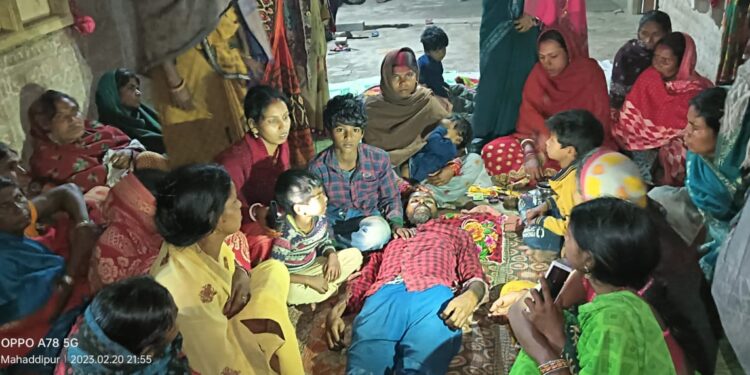 पसराहा में सब्जी विक्रेता की गला मरोड़कर निर्मम हत्या,परिजनों के बीच मचा है कोहराम,पड़ताल में जुटी पुलिस