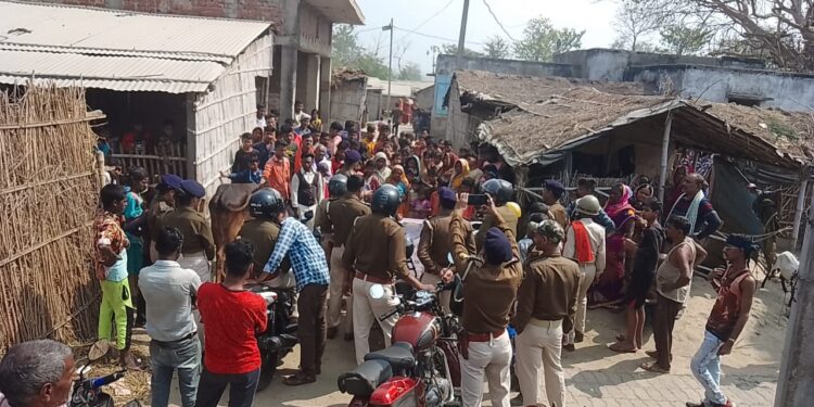 बिहार पुलिस दिवस सप्ताह मनाकर लोगों को किया जा रहा जागरुक, अमन पसंद लोगों के मस्तिष्क से पुलिस का खौफ निकालने की हो रही कोशिश,जन सहभागिता रैली निकालकर बेलदौर के विभिन्न गांव का किया गया भ्रमण