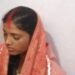 आपत्तिजनक स्थिति में पकड़े गए प्रेमी युगल की ग्रामीणों ने कराई शादी,2 घंटे बाद ही दूल्हा हो गया फरार,गायब पति की तलाश में थाने का चक्कर काट रही नवविवाहिता