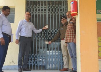 डीएम एवं एसपी द्वारा किया गया ईवीएम वेयरहाउस का मासिक आंतरिक भौतिक सत्यापन, सारी व्यवस्था पाई गई दुरुस्त