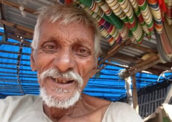 चोरों ने एक बिस्कुट व्यवसायी को उतार दिया मौत के घाट,आक्रोशित व्यवसायियों ने एनएच 31 को किया जाम,स्थानीय पुलिस की कार्यशैली पर भी उठाए कई गंभीर सवाल