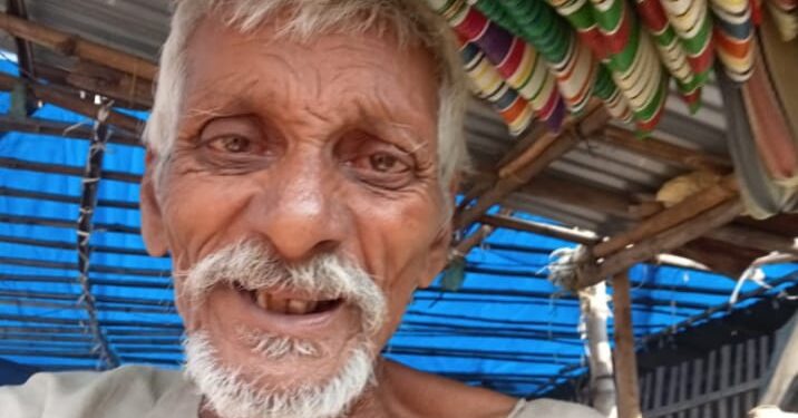 चोरों ने एक बिस्कुट व्यवसायी को उतार दिया मौत के घाट,आक्रोशित व्यवसायियों ने एनएच 31 को किया जाम,स्थानीय पुलिस की कार्यशैली पर भी उठाए कई गंभीर सवाल