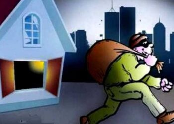 शादी से पहले घर में हो गयी भीषण चोरी,रात्रि में चोरों ने लाखों का माल उड़ाया