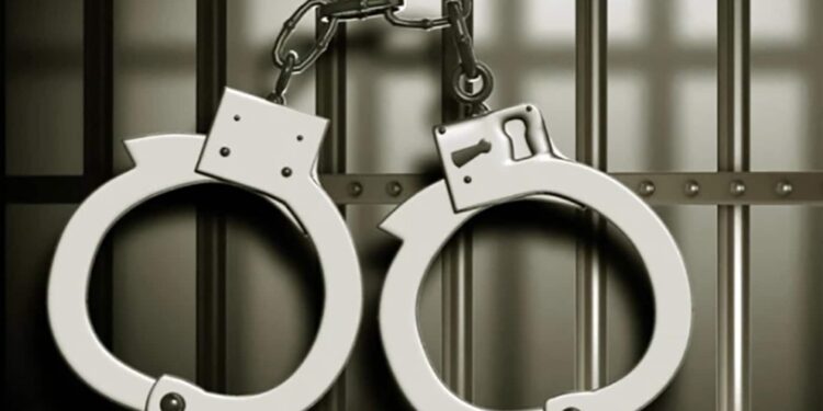 फाइनेंस कम्पनी के कर्मियों से लूटपाट के मामले में दो आरोपी चढ़े पुलिस के हत्थे,अन्य की तलाश जारी