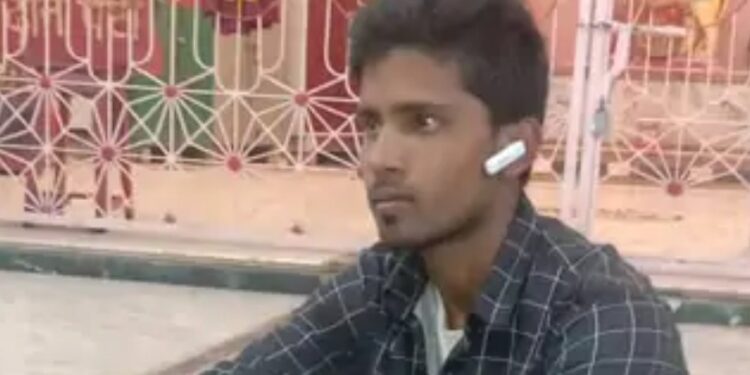 अनियंत्रित होकर बाइक सड़क किनारे पेड़ से जा टकराई,एक बाइक सवार युवक की मौके पर ही दर्दनाक मौत,दूसरे की हालत गंभीर, शादी समारोह में शिरकत कर वापस लौटने के दौरान हुआ हादसा