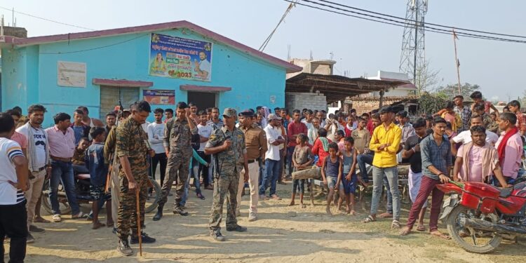 यज्ञ में शामिल होने जा रहे बृजेश यादव को गोलियों से छलनी कर अपराधियों ने उतारा मौत के घाट, दहशतजदा हैं लोग इलाके में कैम्प कर रही पुलिस