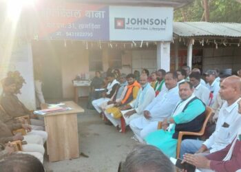 शांति समिति की बैठक में राकेश पासवान शास्त्री ने की होली के दौरान डीजे पर पूर्ण बैन रखने की मिन्नत,तो थानेदार ने कहा-होली और शब-ए-बरात शांति-सौहार्दपूर्ण मनाएं,इलाके पर पुलिस की रहेगी पैनी नजर