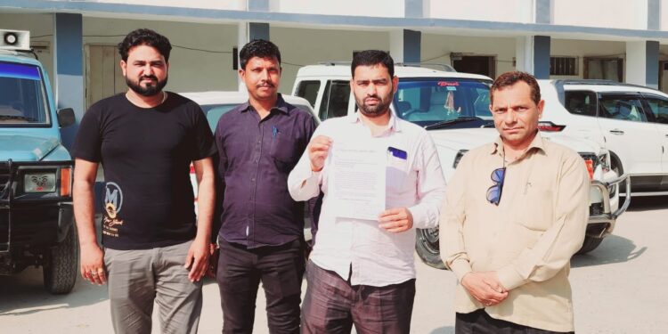 तमिलनाडु में बिहारियों पर हो रहे हमले को लेकर जाप नेताओं ने डीएम को सौंपा राष्ट्रपति के नाम पत्र,प्रवासी बिहारी मजदूरों के जानमाल की रक्षा करे केन्द्र सरकार:अभय कुमार गुड्डू