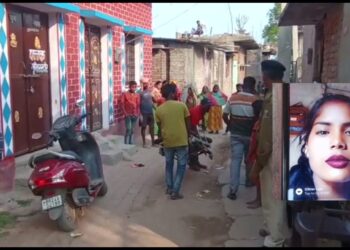 रंग लगाने से नाराज होकर विवाहिता ने दुपट्टे से फांसी लगा कर कर ली खुदकुशी, पड़ताल में जुटी पुलिस