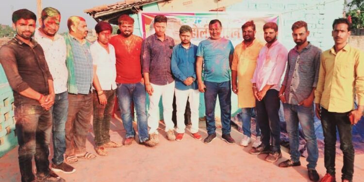 होली मिलन समारोह में जाप और युवा शक्ति नेताओं का हुआ जुटान, त़्योहारों का देश है हमारा भारत:नागेंद्र सिंह त्यागी