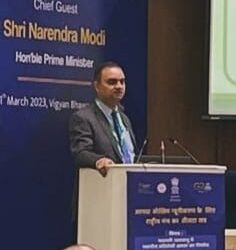 डीएम डॉ आलोक रंजन घोष नई दिल्ली में हुए सम्मानित,बिहारी पॉवर ऑफ इंडिया के चेयरमैन डॉ अरविन्द वर्मा ने दी बधाई, कहा-फरकिया वासियों को है गर्व