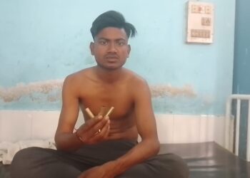 तीन माह पूर्व किए गए मुकदमे को वापस लेने से युवक ने किया इंकार तो दबंगो ने की फायरिंग,पीट- पीटकर किया जख्मी