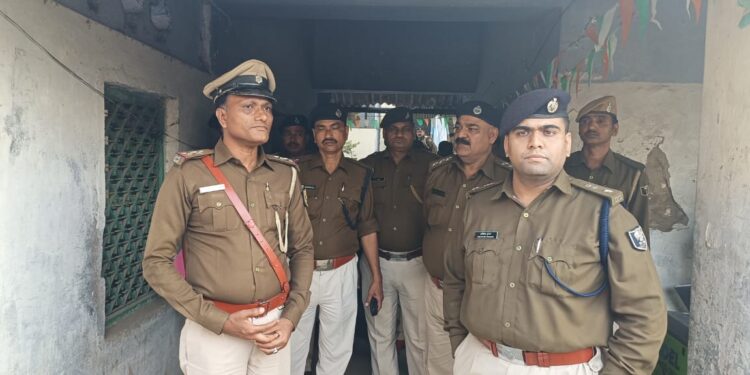 एसपी अमितेश कुमार ने गोगरी थाना का किया निरीक्षण,पुलिस पदाधिकारी को दिए कई आवश्यक निर्देश,कहा-शराब सेवन और बिक्री पर कड़ी नजर रखना बेहद जरुरी